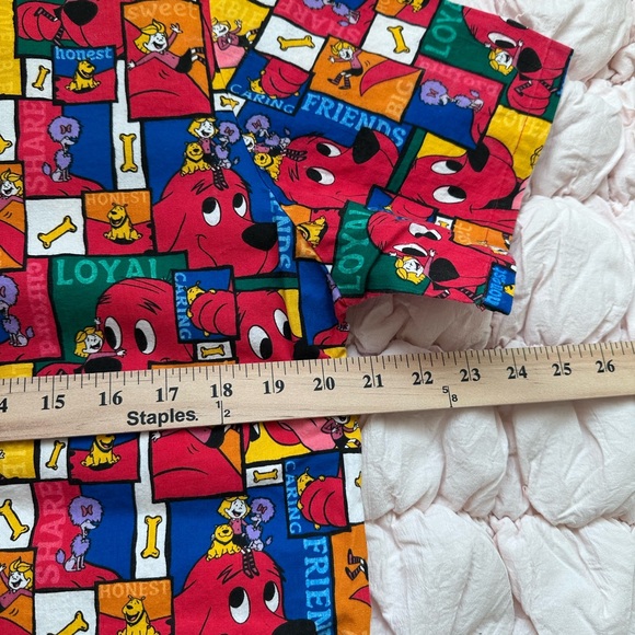 Vintage Clifford The Big Red Dog Scrub Top Women’s Small USA Made Cartoon - Picture 5 of 7